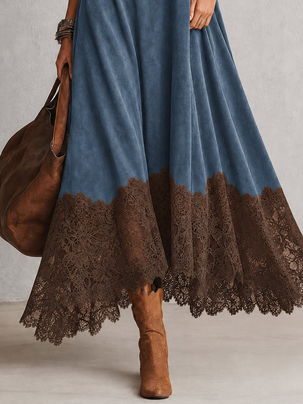 Vestido largo marrón efecto ante con mangas largas y bajo de encaje vintage