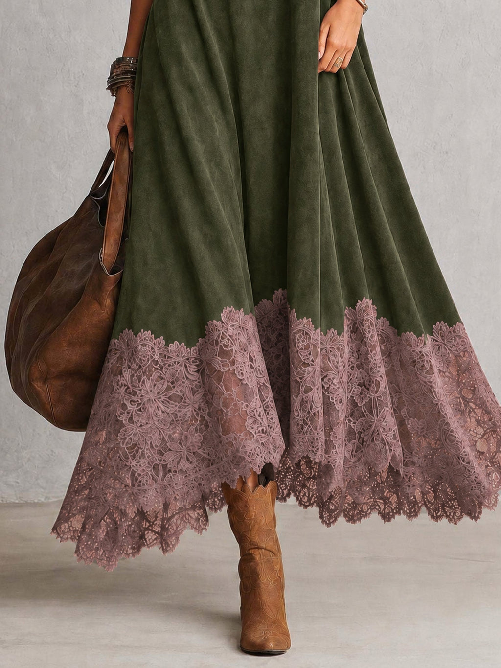 Vestido largo marrón efecto ante con mangas largas y bajo de encaje vintage