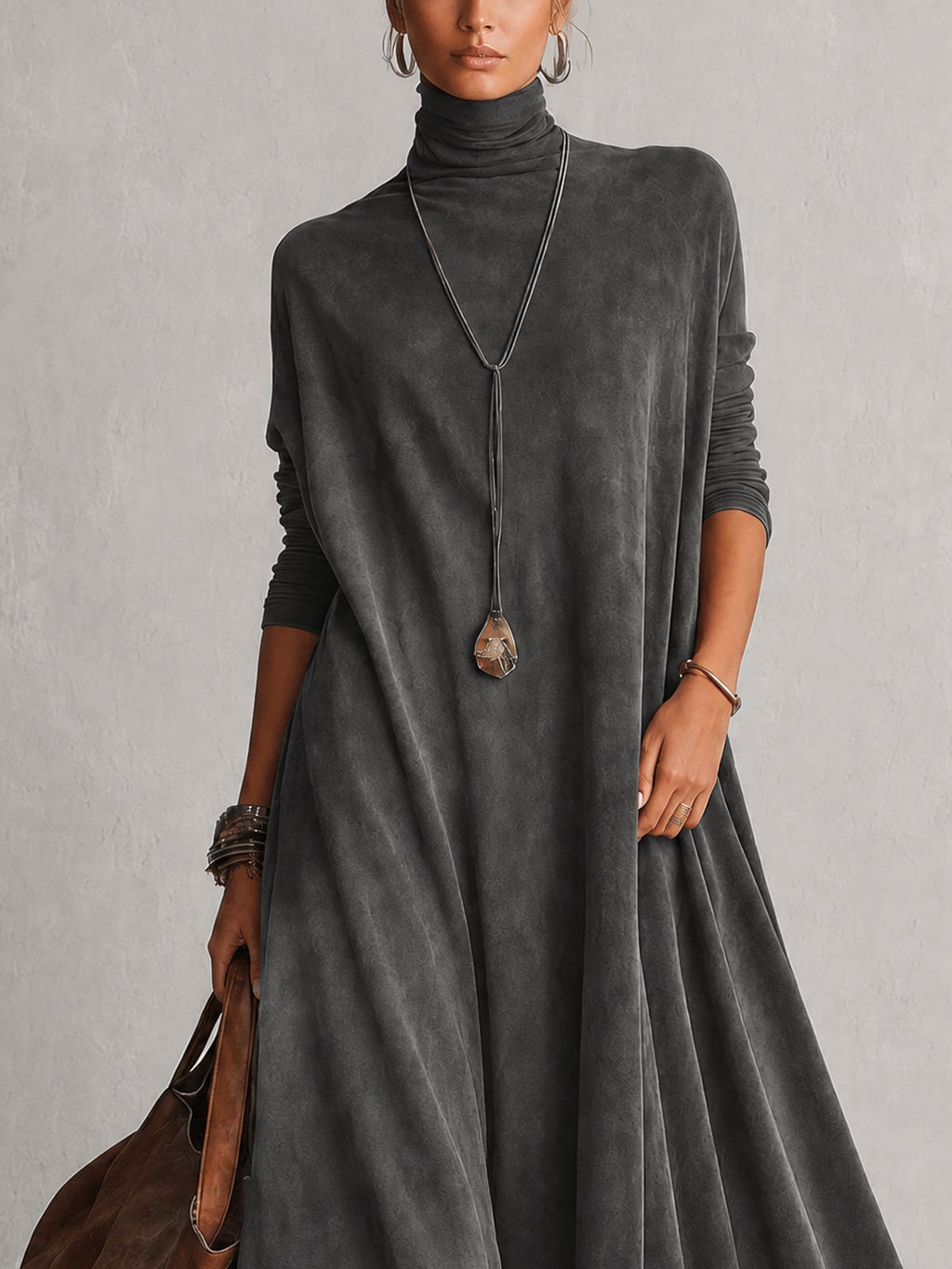 Vestido largo marrón efecto ante con mangas largas y bajo de encaje vintage