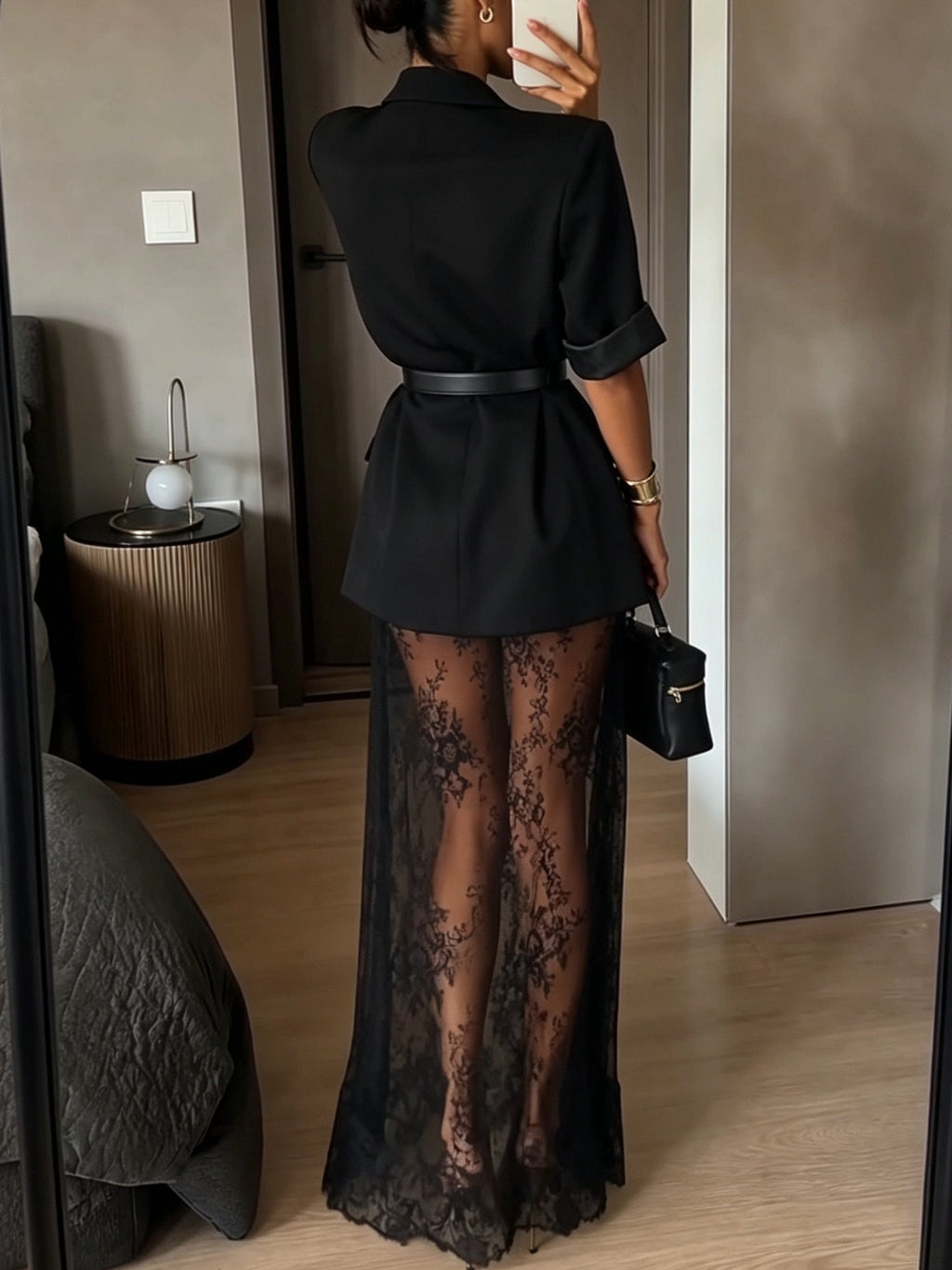 Conjunto negro de blazer de manga corta y vestido largo de encaje floral semitransparente con cinturón